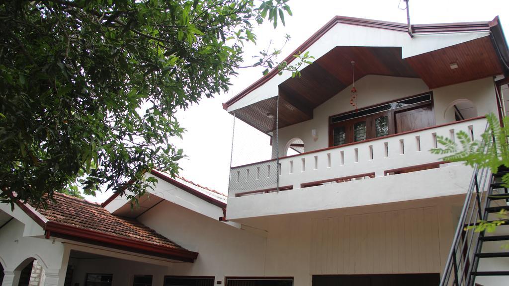Hotel Desitha Family House Mirissa Exterior foto